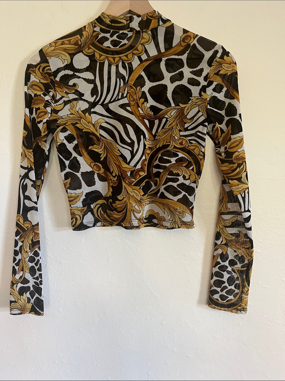 Timing Gold, Black & White Long-Sleeve Baroque Animal Print Crop Top - Picture 5 of 6